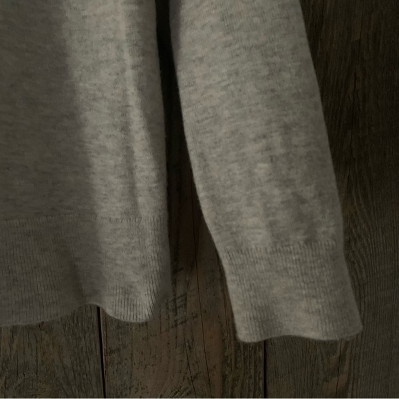 Women’s XS GAP BROOKLYN HOODIE Oatmeal Gray Soft Merino Wool Blend Sweater EXC - Picture 10 of 14